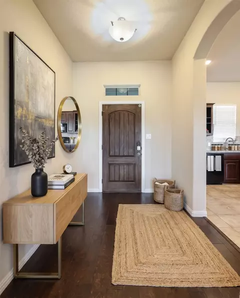 Entry Way - 8818 Abner Rd, Terrell, TX 75161 photo 1 of 7