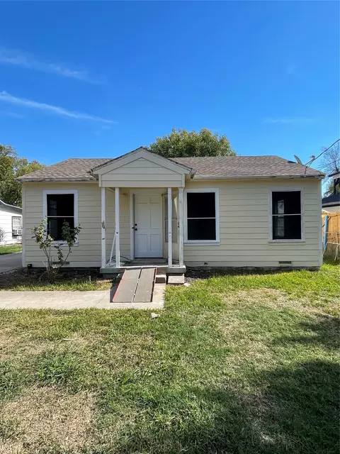 816 Carbona Dr, Dallas, TX 75217