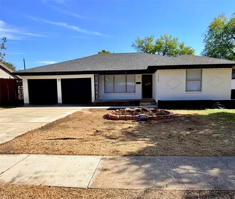 1326 Tanager Ln, Garland, TX 75042