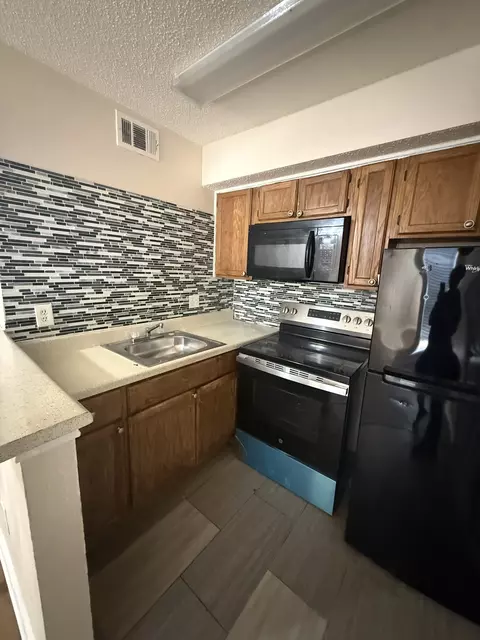 9809 Walnut St #301, Dallas, TX 75243