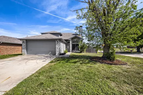 6019 Meadowdale Rd, Arlington, TX 76017