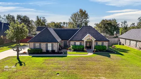 1020 Fawn Holw, Bossier City, LA 71111