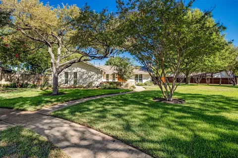 12555 Lochmeadows Dr, Dallas, TX 75244