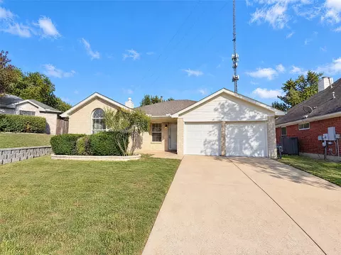 4541 Crystal Ln, Garland, TX 75043