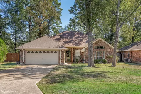 9735 Amblewood Ln, Shreveport, LA 71118