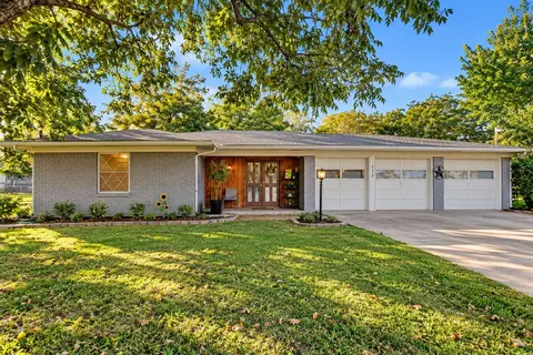 2415 Fannin St, Greenville, TX 75401