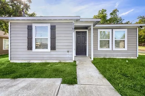 2202 Beecha St, Greenville, TX 75401
