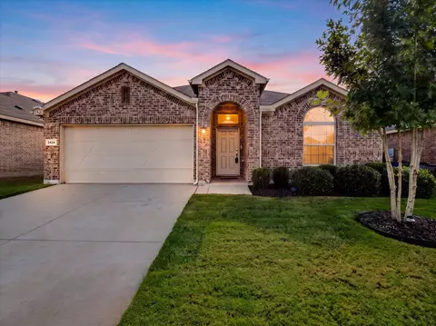 2424 Larimar Dr, Aubrey, TX 76227