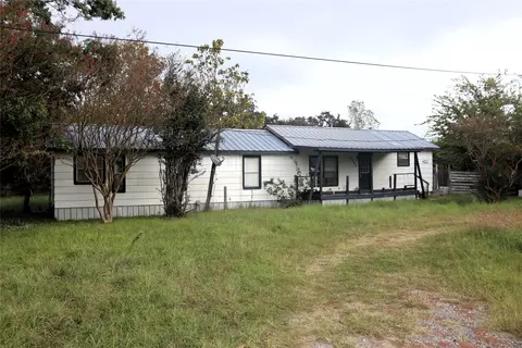 2492 Oakwood Dr, Wills Point, TX 75169