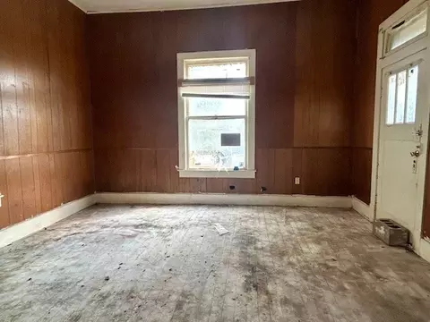 Living - 509 E Ross Ave, Mart, TX 76664 photo 2 of 3