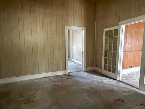 Living - 509 E Ross Ave, Mart, TX 76664 photo 1 of 3