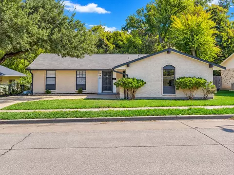 310 Meadowhill Dr, Garland, TX 75043