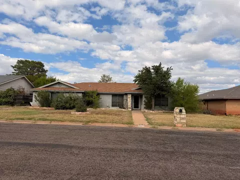 3826 Hillcrest Dr, San Angelo, TX 76904