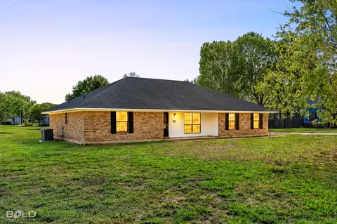 102 Timber Ridge Dr, Bossier City, LA 71112