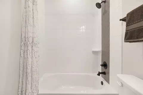 Bath - 12827 Pine Ridge Trl, Rowlett, TX 75089 photo 5 of 7