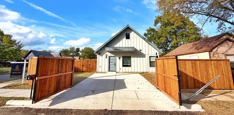 2916 Hemphill St, Greenville, TX 75401