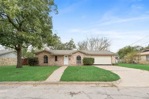 300 S Cherry Ln, Granbury, TX 76048