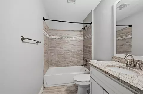 Bath - 304 E Hull St, Denison, TX 75021 photo 2 of 3