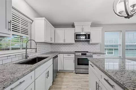 Kitchen - 304 E Hull St, Denison, TX 75021 photo 3 of 5