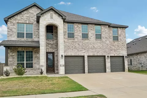 2923 Grand Lookout Ln, Arlington, TX 76001