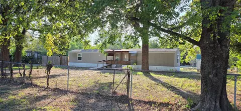 1001 Hemlock Dr, West Tawakoni, TX 75474