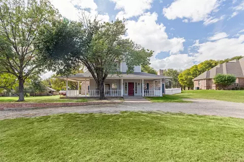 902 Mallard Pointe Dr, Granbury, TX 76049