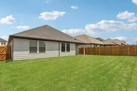 Exterior - 1333 Rosaderos Rd, Haslet, TX 76052 photo 4 of 5