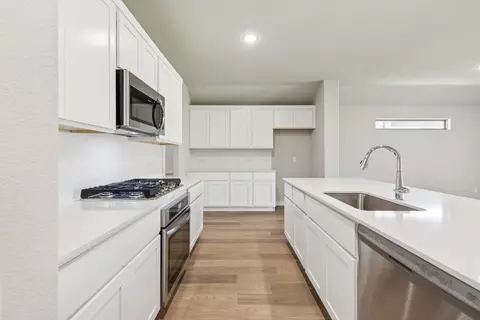 Kitchen - 1333 Rosaderos Rd, Haslet, TX 76052 photo 3 of 3