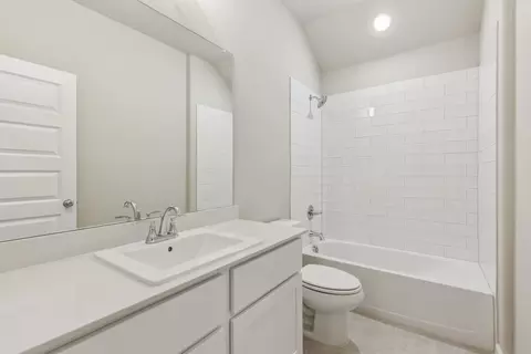 Bath - 1333 Rosaderos Rd, Haslet, TX 76052 photo 3 of 3