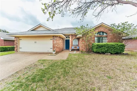 9608 Riviera Dr, Waco, TX 76712