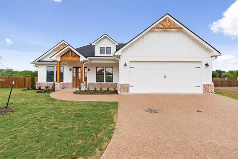 63 Cedar Creek Ct, Woodway, TX 76712