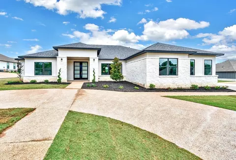 236 Fox Run Ln, Waco, TX 76706