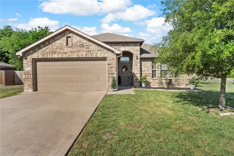 100 Sterling Rdg, Mcgregor, TX 76657