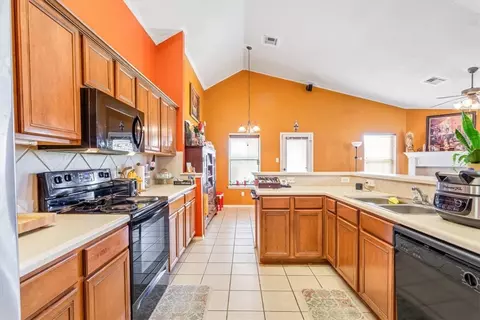 10120 Barton Creek Dr, Waco, TX 76708 photo 11