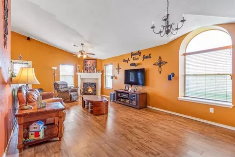 10120 Barton Creek Dr, Waco, TX 76708 photo 6
