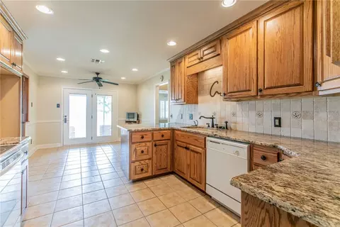 5229 Old Lorena Rd, Lorena, TX 76655 photo 9