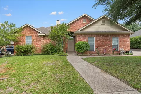 208 Keswick Dr, Hewitt, TX 76643