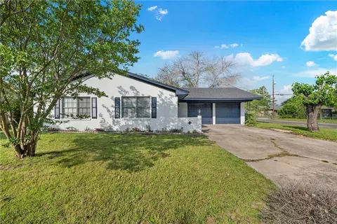 300 S Joyce St, Waco, TX 76705