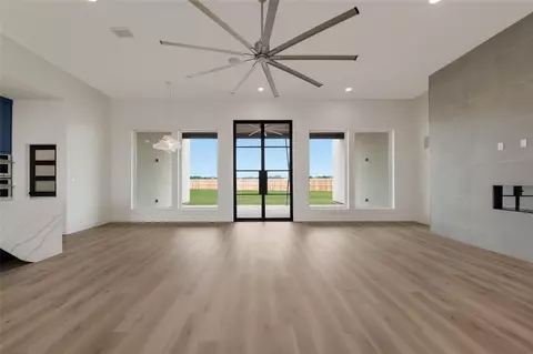 110 Sunflower St, Lorena, TX 76655 photo 9