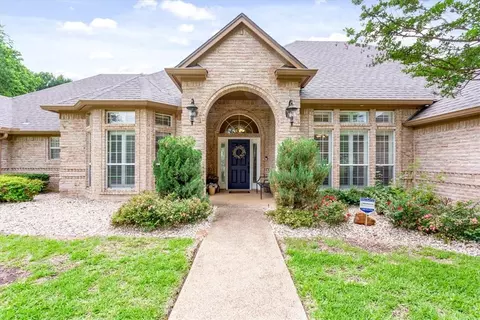 257 Elm Grove Cir, Mcgregor, TX 76657
