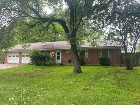 405 E Titus St, Mexia, TX 76667