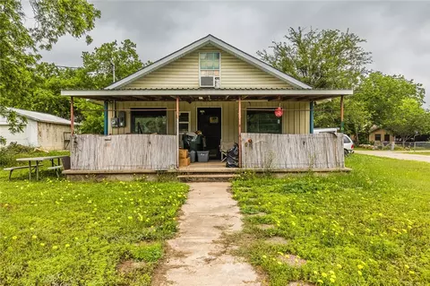1003 W 5th St, Clifton, TX 76634