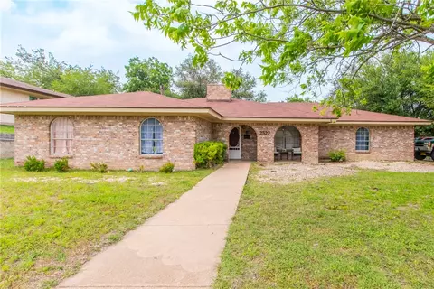 2527 Lowrey Dr, Gatesville, TX 76528