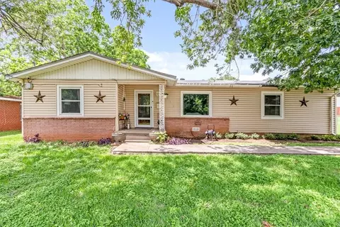 2302 Briarwood Ln, Waco, TX 76705