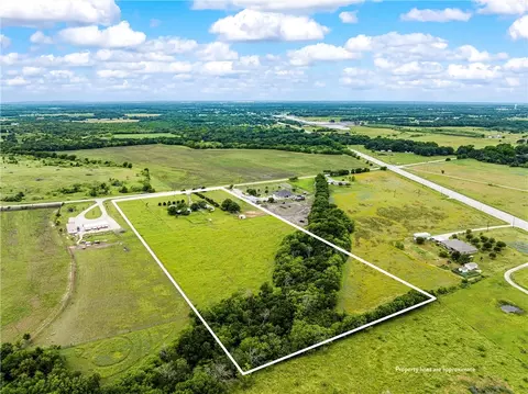 365 S Vicha Rd, Axtell, TX 76624