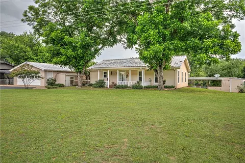 1388 Eagle Canyon Dr, China Spring, TX 76633