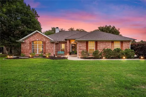 11201 Tree Lake Dr, Waco, TX 76708