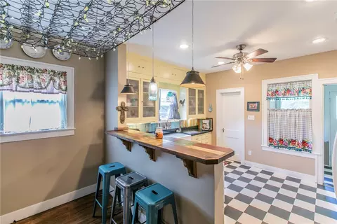 400 W Pine St, Abbott, TX 76621 photo 9