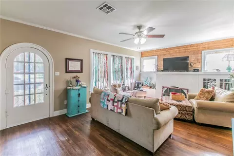 400 W Pine St, Abbott, TX 76621 photo 5