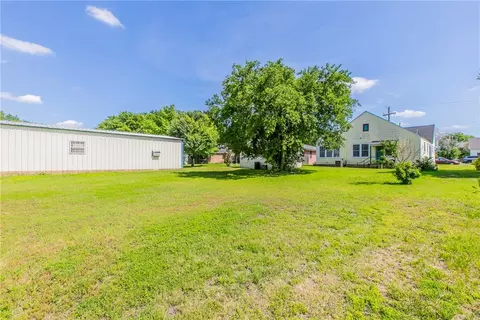 400 W Pine St, Abbott, TX 76621 photo 21